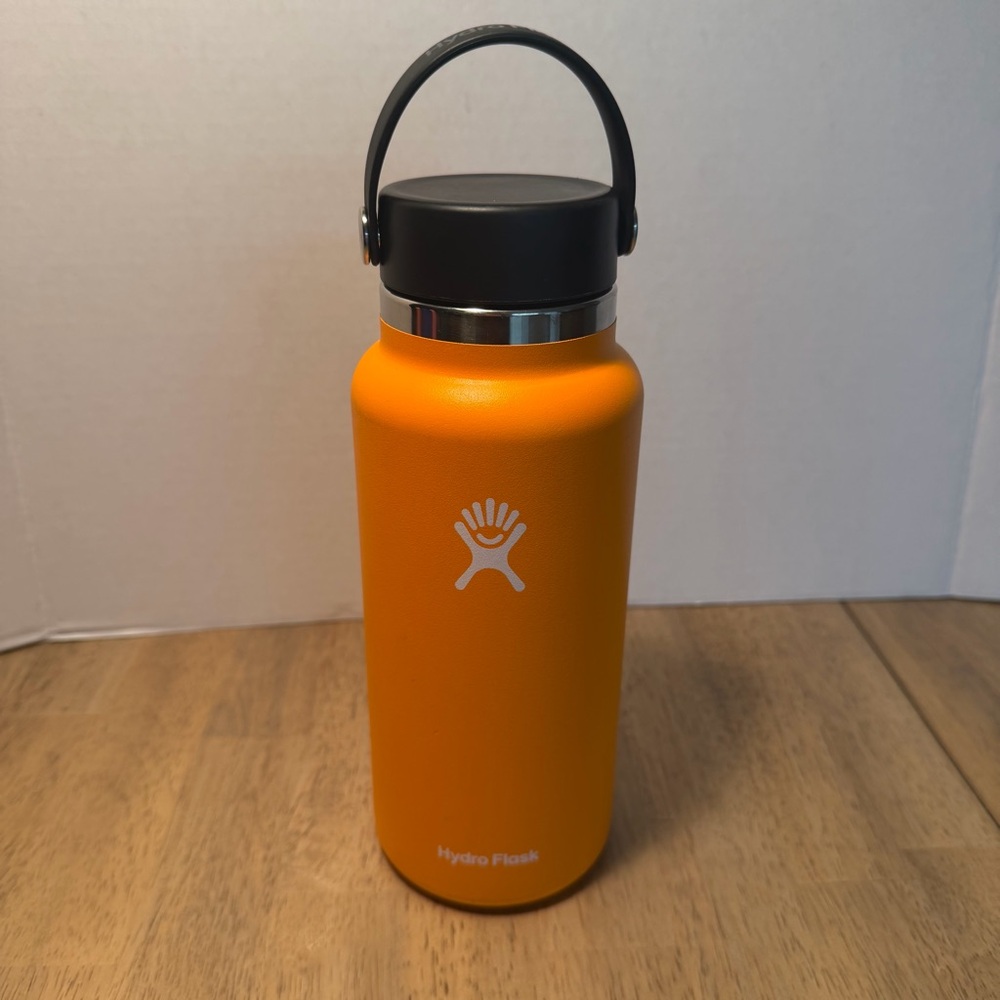 32 oz Pumpkin Orange Hydro Flask Widemouth H2O Bottle w/flex cap Stainless Steel